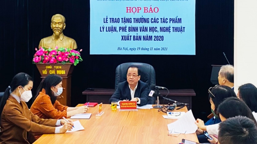 17 tác phẩm lý luận phê bình VHNT nhận Tặng thưởng của Ban Bí thư năm 2021