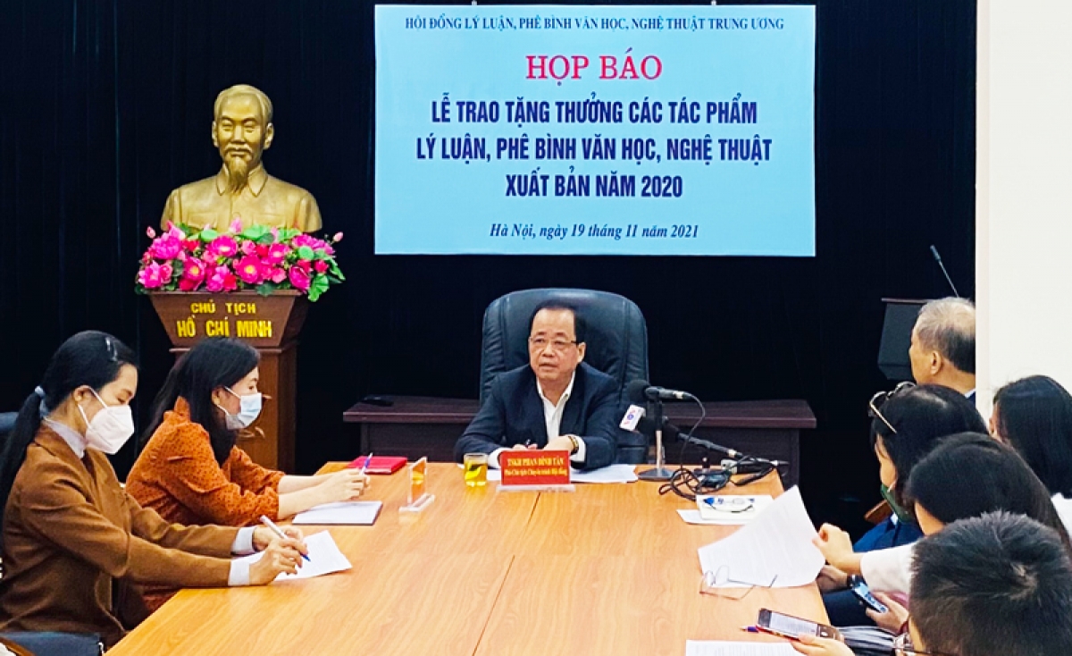 17 tác phẩm lý luận phê bình VHNT nhận Tặng thưởng của Ban Bí thư năm 2021