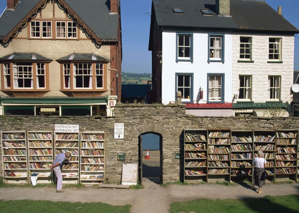 Thu vien sach noi tieng anh 4