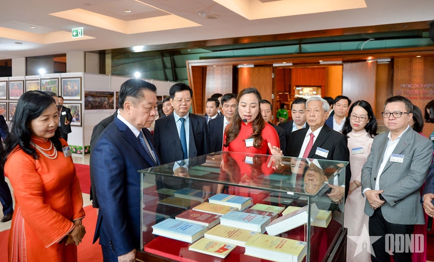 Hội nghị toàn quốc tổng kết 50 năm nền văn học, nghệ thuật Việt Nam sau ngày thống nhất đất nước