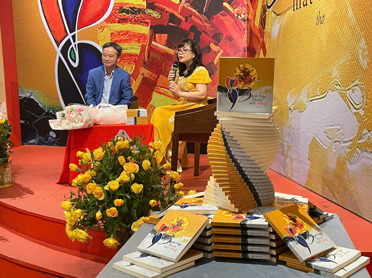 'Ban mai thơm mắt nắng' - bản hòa ca cuộc sống