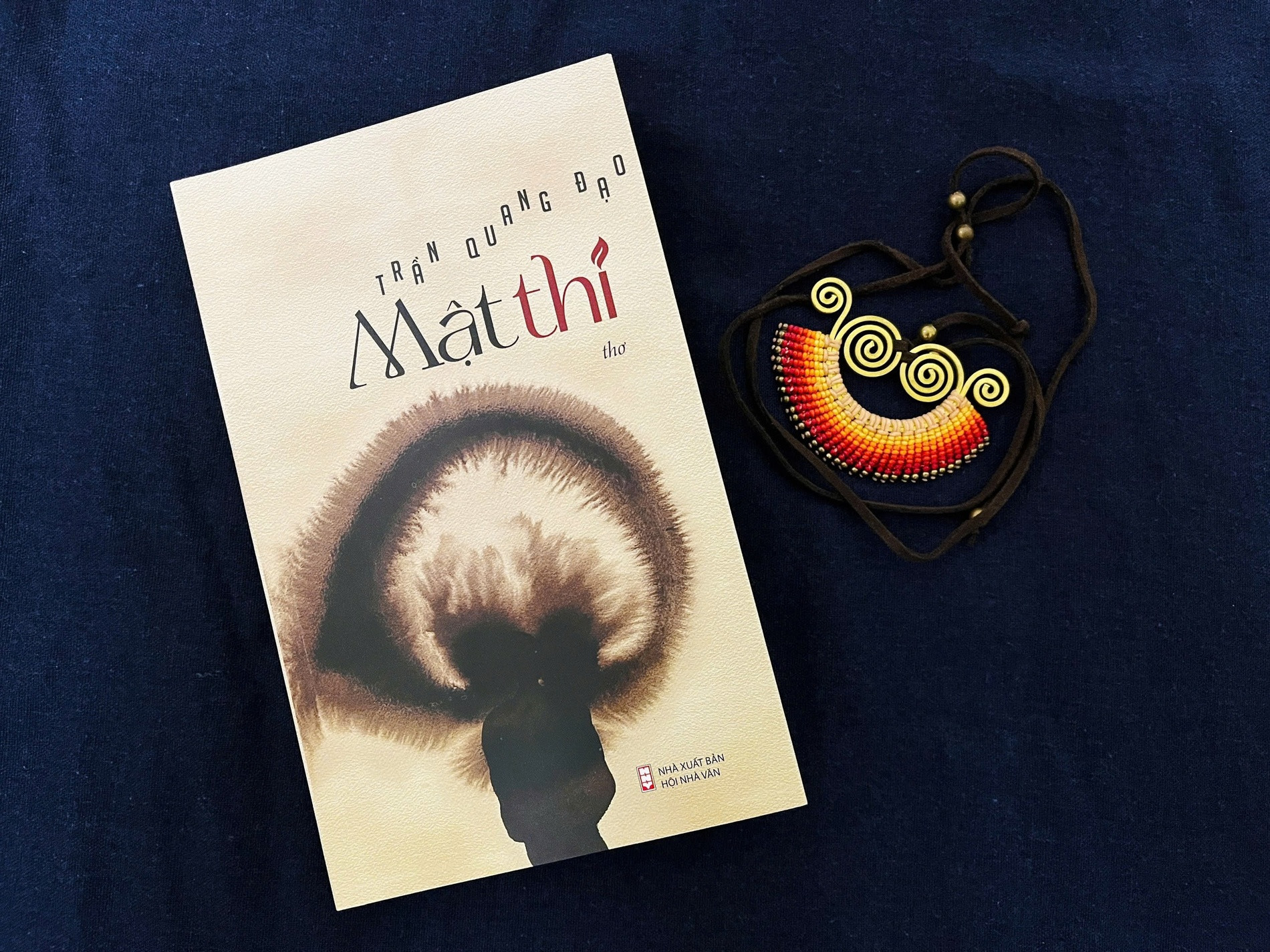 'Mật thi' và lời thì thầm từ đồi thông