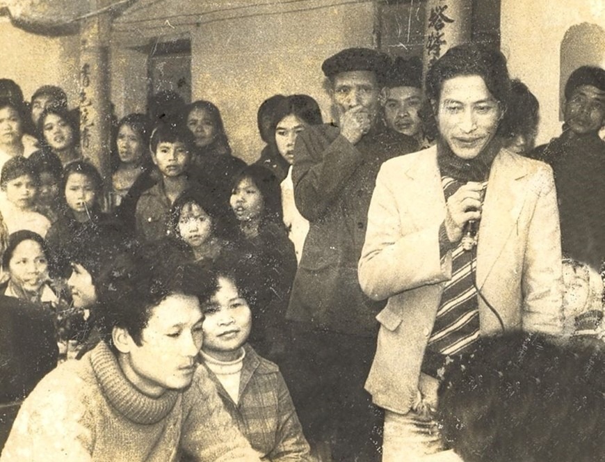 Cố sự tân biên 'Vòng trắng' và 'Sẹo đất'