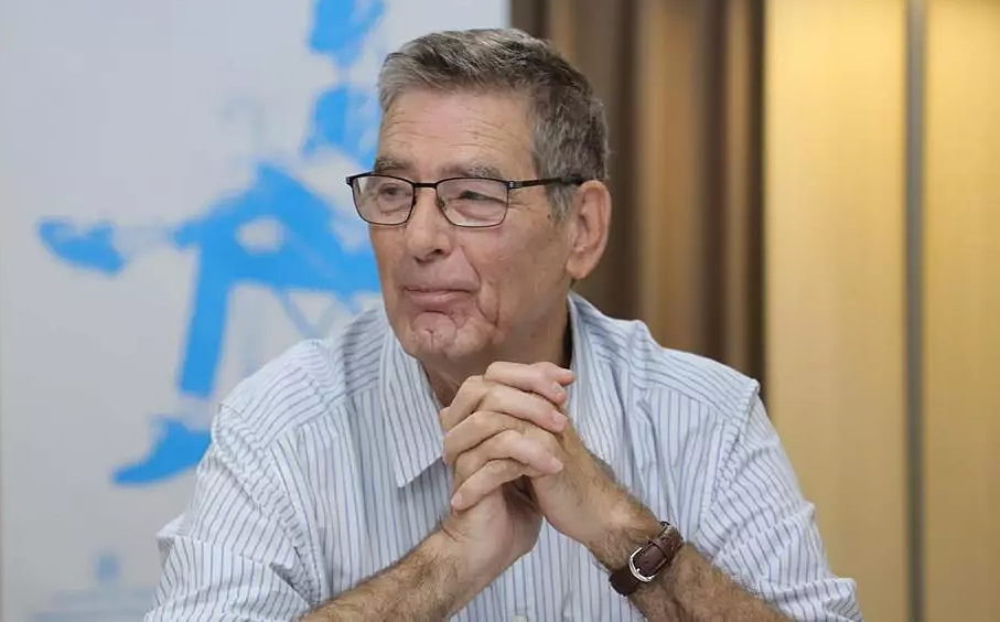 Dịch giả Mỹ: 'Thơ Trần Lê Khánh vượt rào cản ngôn ngữ'