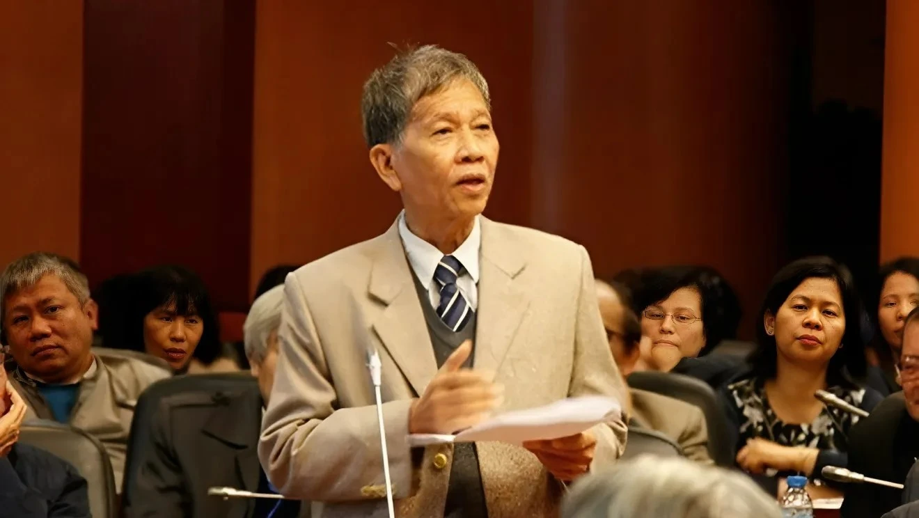 Điều khiến cho nhà văn “không nhạt”