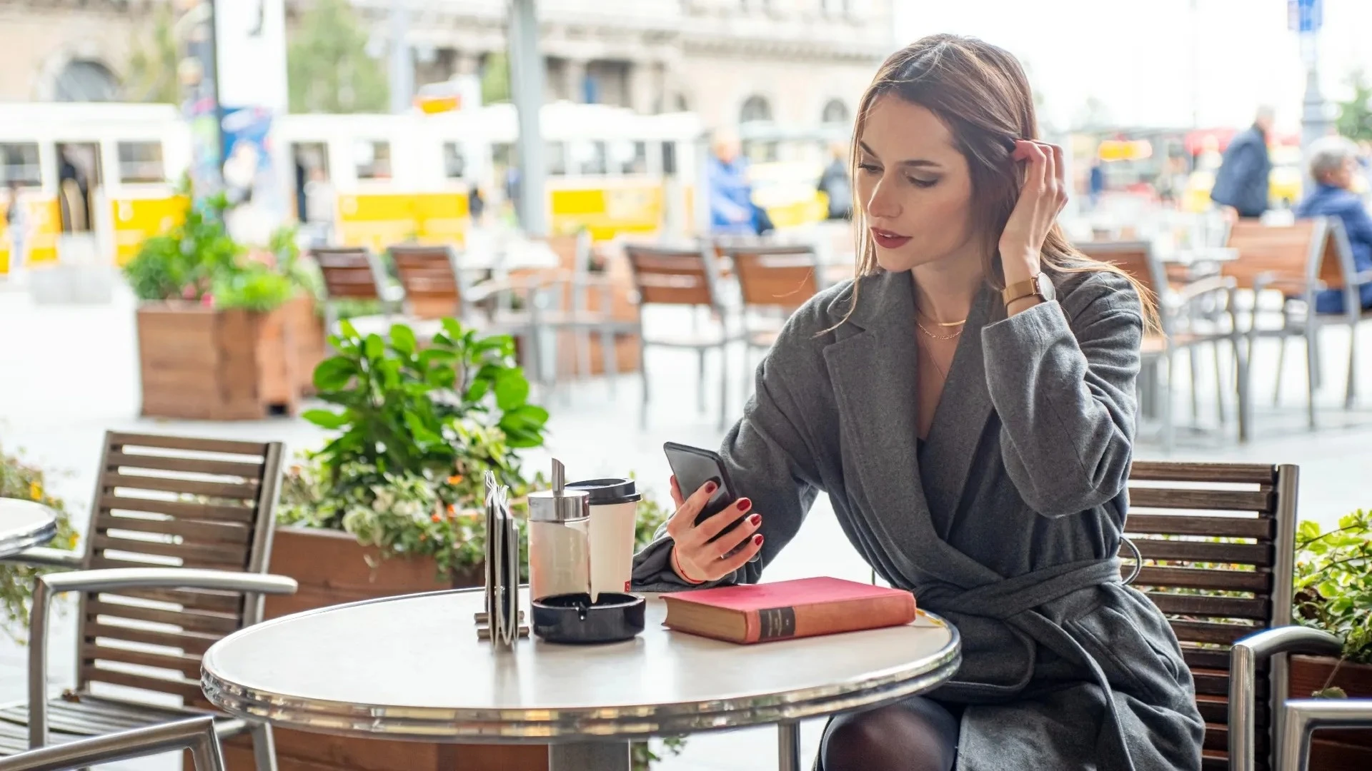 Giới trẻ 'phông bạt', đọc giả vờ