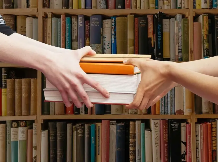 TẠI SAO VIỆC CHO MƯỢN SÁCH LẠI KHÓ KHĂN?